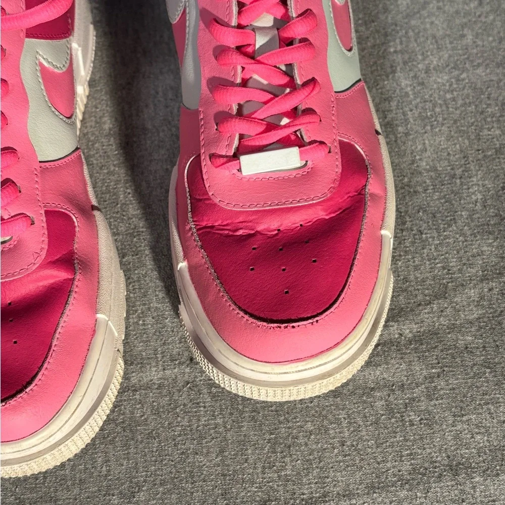 Nike Air Force 1 Pixel Women's 8.5 Pink and White Athletic Shoes - Picture 6 of 12